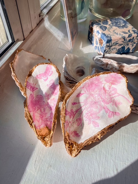 Large Handcrafted Gilded Oyster Ring Dish – Floral & Pearl Collection