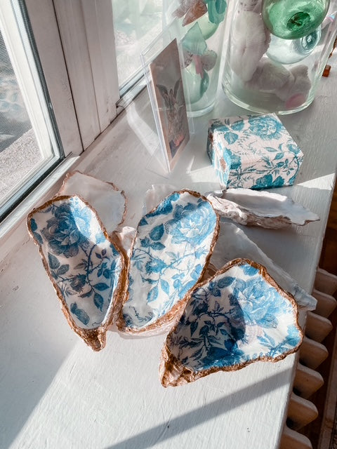 Large Handcrafted Gilded Oyster Ring Dish – Floral & Pearl Collection